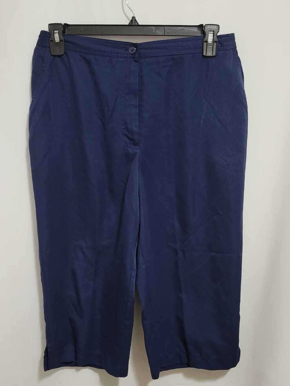 Alfred Dunner Navy Blue Capri Pants. Size 14